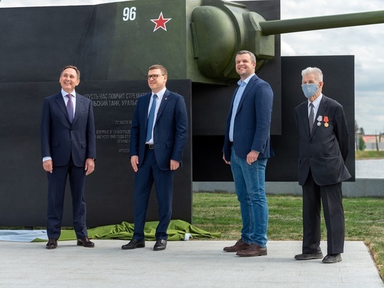Новый мемориал открыт у центральной проходной «Станкомаша»