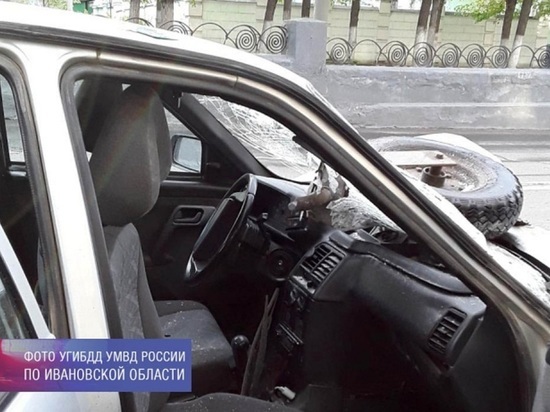 В Иванове дорогу не поделили легковой автомобиль и трактор