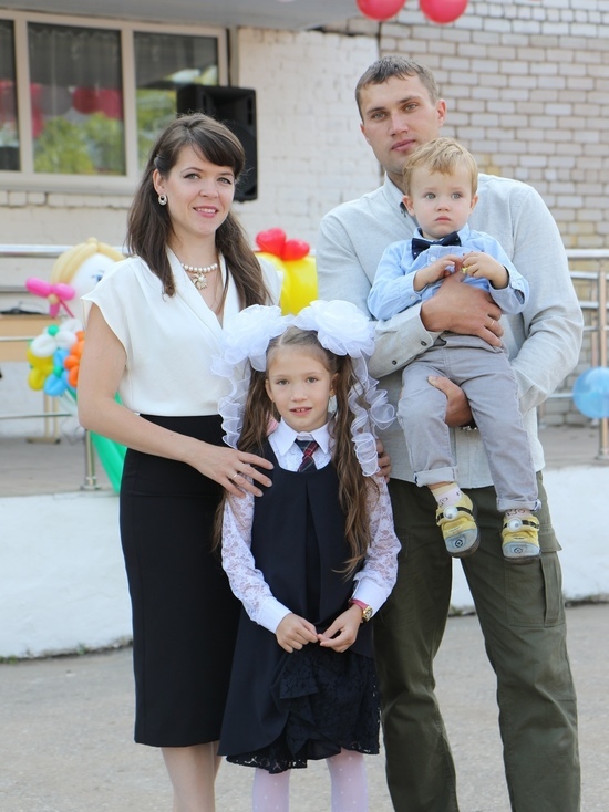 Воскресная школа, картошка и фехтование: как живёт «Молодая семья года», победившая на конкурсе в Тверской области