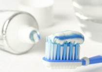 Чистить зубы стали реже российские подростки