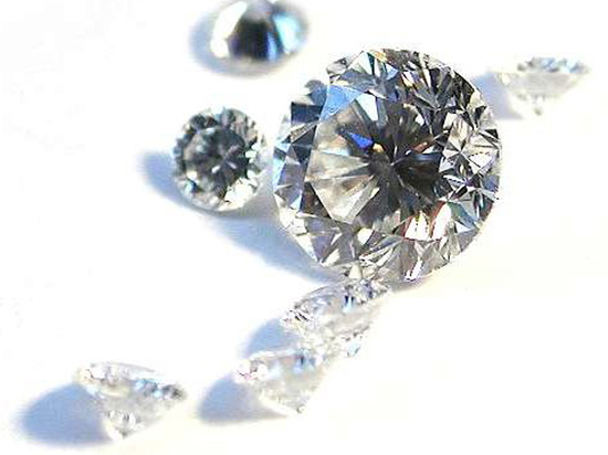 Сотрудница "Алросы" вынесла в трусах алмазов на 300 млн рублей