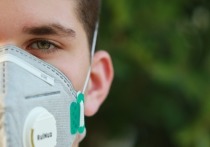Ученые из США создали защитную маску из ткани, которая ликвидирует вирусы при контакте с ними