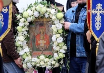 18 мая с трепетным волнением ждали многие православные: на протяжении многих лет в этот день в Серпухове отмечается одно из значимых торжеств — День почитания образа Божией Матери «Неупиваемая Чаша»