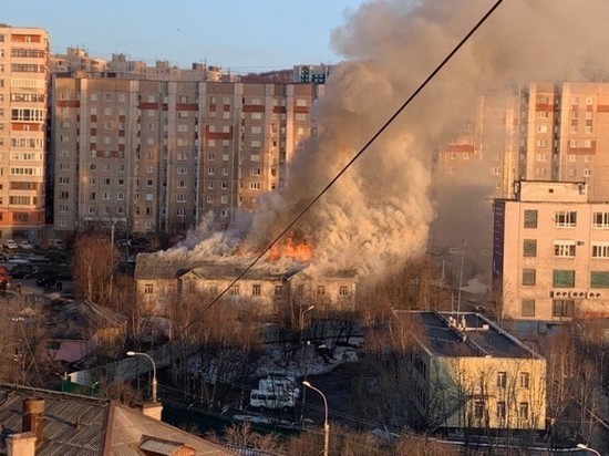 На проспекте Кирова горела нежилая «деревяшка»