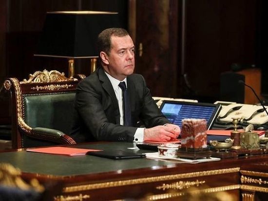 Медведев увидел в коронавирусе "новые возможности"