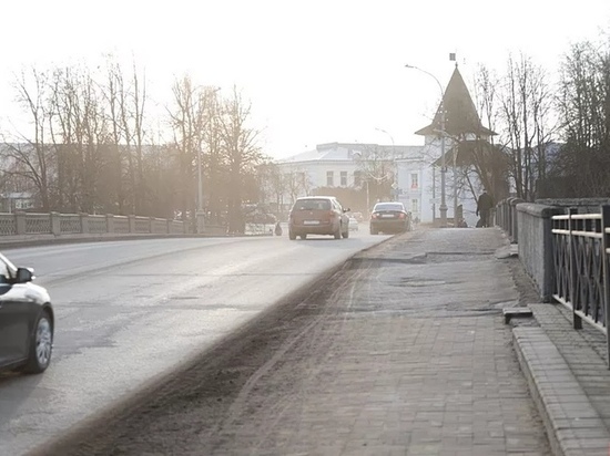 На 3 дня в Пскове перекроют Троицкий мост