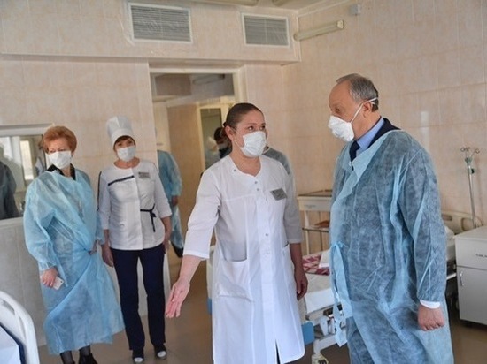 Саратовская горбольница с коронавирусниками две недели отрезана от горячей воды