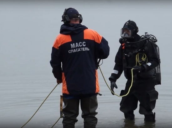 Новосибирские спасатели начали обследовать дно Оби возле пляжей