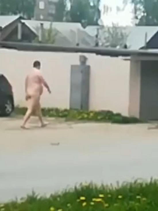 Ивановские соцсети «взорвал» мужчина, прогуливающийся по улицам голым