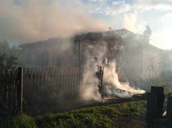 В Башкирии семья с двумя детьми спаслась от пожара
