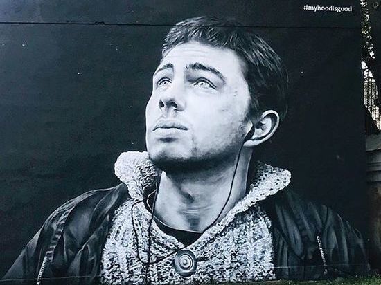 Граффити с актером Сергеем Бодровым восстановили в Петербурге