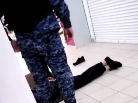 В центре Брянска в супермаркете «Магнит» задержали мужчину