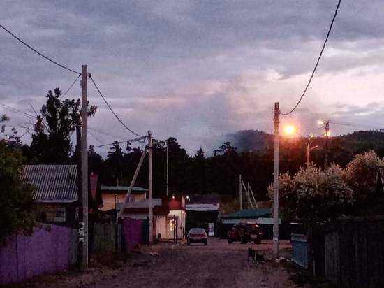 Бульдозер направили на опашку домов от пожара за Ингодой в Чите