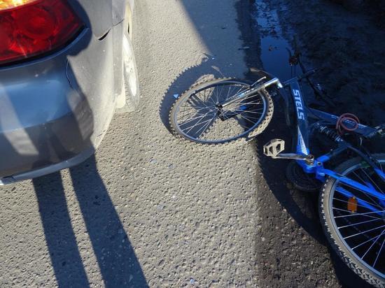 В Карелии пьяный велосипедист врезался в автомобиль