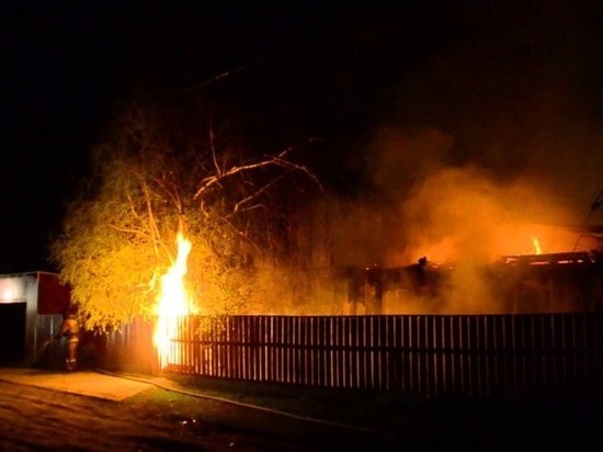  В Ростовской области при пожаре в частном доме погибли двое