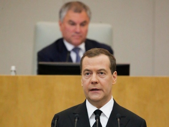 В "Единой России" опровергли переход Медведева в спикеры Госдумы
