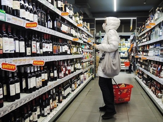 В России выросли розничные продажи вина и водки В России выросли розничные продажи вина и водки