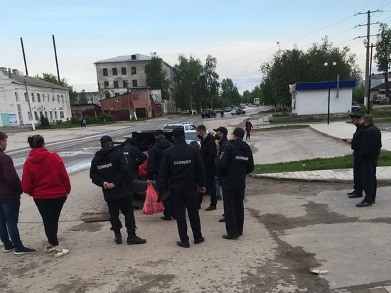 Соцсети: В центре Касимова полицейские обыскали автомобиль