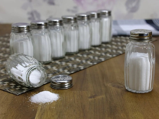 Диетолог: отказываться от соли вредно для здоровья