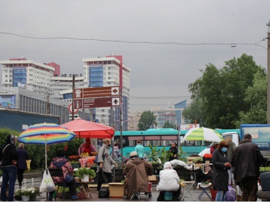 Борьба с незаконной уличной торговлей продолжается в Барнауле