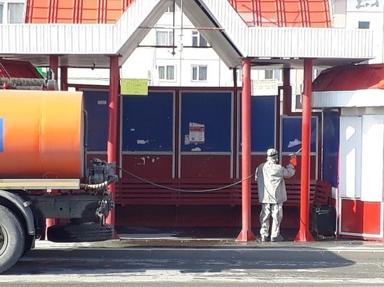 В Салехарде продолжается массовая дезинфекция общественных мест