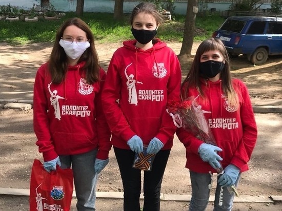 Смоленские волонтеры помогли малолетней узнице, работающей над книгой