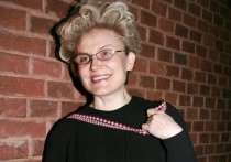 Телеведущая Елена Малышева сообщила, что временно займет место коллеги Александра Гордона в передаче "Док-Ток"