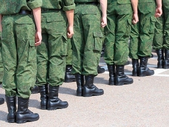 Псковских 11-классников не заберут в армию в весенний призыв-2020