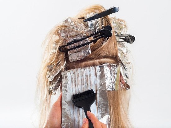 Маски наголо: как защищают от коронавируса псковские парикмахеры и маникюрши