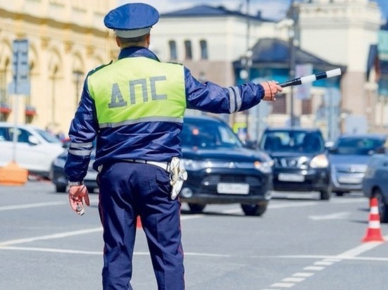 В Красноярске арестовали еще четырех инспекторов-взяточников