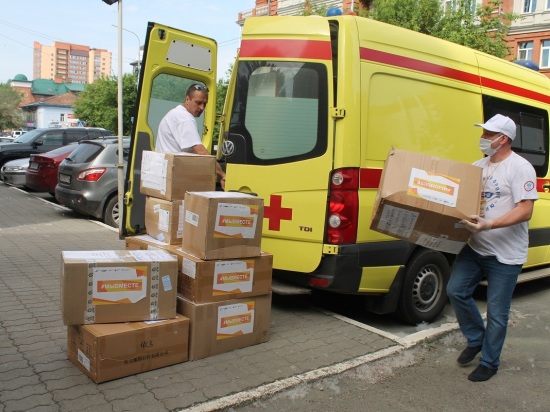 Алтайские активисты ОНФ передали рубцовским медикам 300 комплектов средств индивидуальной защиты