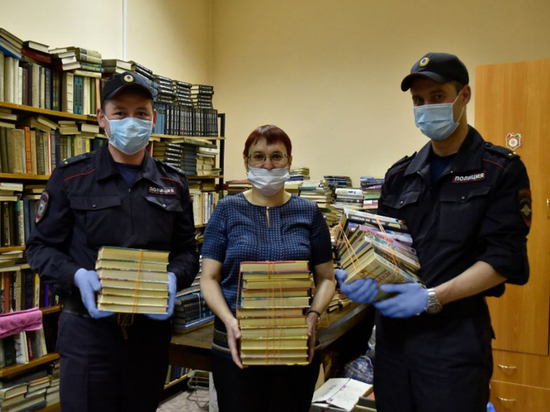 Около тысячи книг подарили библиотекам общественники и УМВД Забайкалья