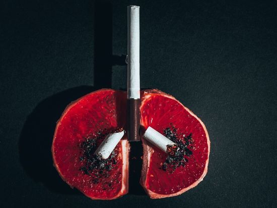Табачный дым делает уязвимыми к COVID-19 не только курильщиков