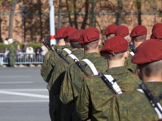 Хабаровчане за день посмотрят парад Победы и сходят на голосование