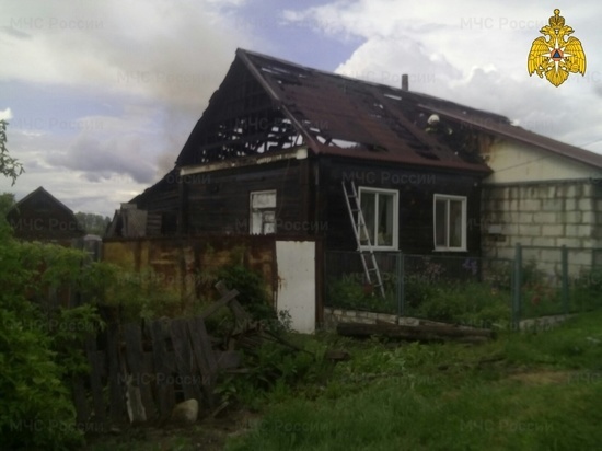 На Брянщине в Севске сгорел частный жилой дом