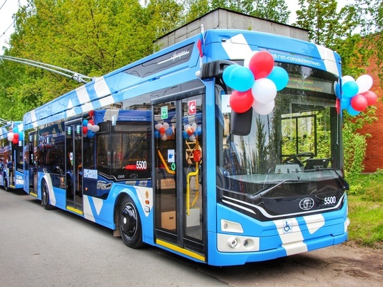 В Петербург прибыли новые троллейбусы с Wi-Fi и зарядками для телефонов