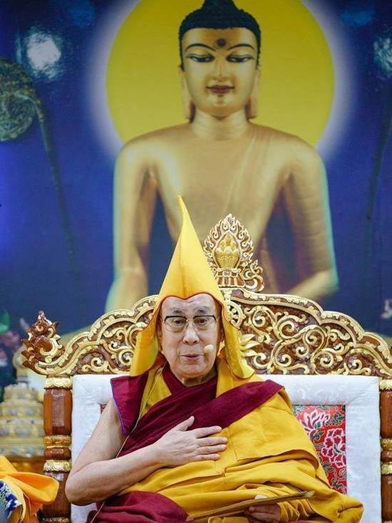 Далай-лама дарует калмыцким буддистам посвящение Авалокитешвары
