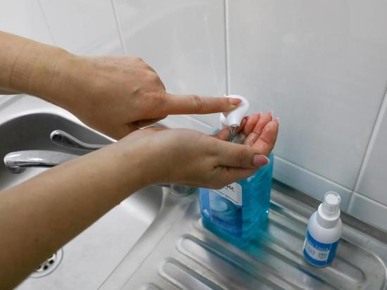 Комаровский показал опасную ошибку при мытье рук с мылом