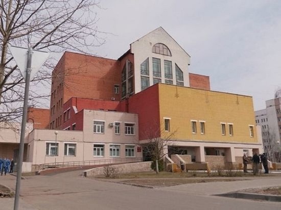 Стали известны подробности смерти пациента, выпавшего из окна госпиталя в Ярославле Стали известны подробности смерти пациента, выпавшего из окна госпиталя в Ярославле