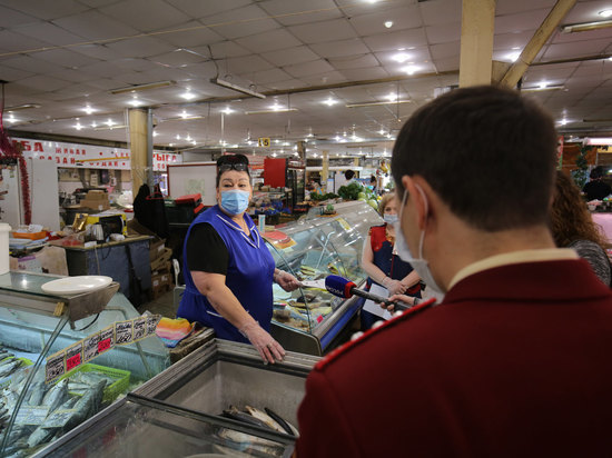 Магазины в Волгограде проверили на соблюдение ограничений