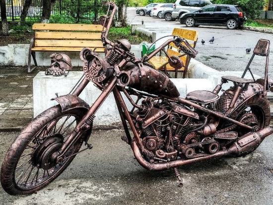 Скульптуру мотоцикла установили в Чите