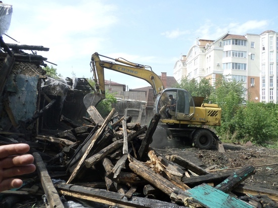 В центре Рязани сносят дом Константина Симонова В центре Рязани сносят дом Константина Симонова