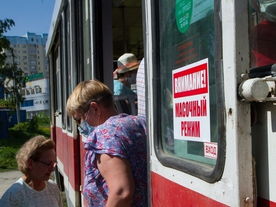 Экипаж новосибирского автобуса накажут за перевозку людей без масок
