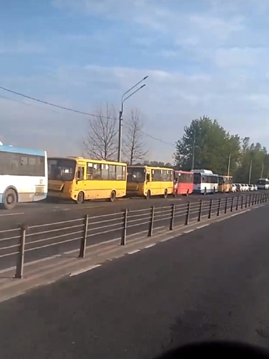 В Ярославле выстроились многокилометровые очереди на единственную автозаправку с метаном