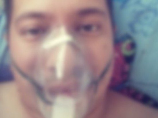 Заболевший COVID житель Алтая пожелал здоровья своим друзьям без масок