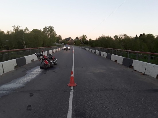 В результате ДТП в Плюсском районе мотоциклист попал в больницу