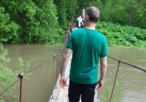 В реке Пахра, вышедшей из берегов в выходные, чуть не утонул 61-летний житель поселка Шишкин Лес в Новой Москве