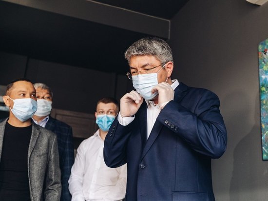 Впервые в Бурятии начали производство одноразовых медицинских масок