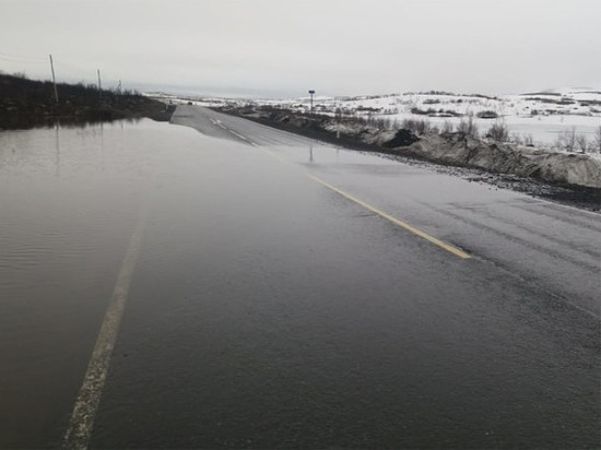 Участок федеральной трассы Р-21 «Кола» затопило в Печенгском районе