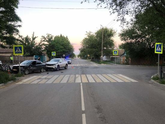 В Калмыкии водители-женщины наехали на пешехода и автомобиль